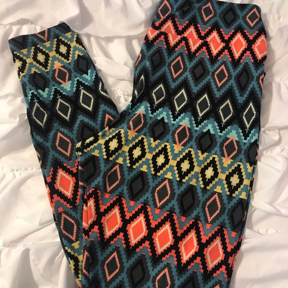 LuLaRoe Tall and Curvy Legging